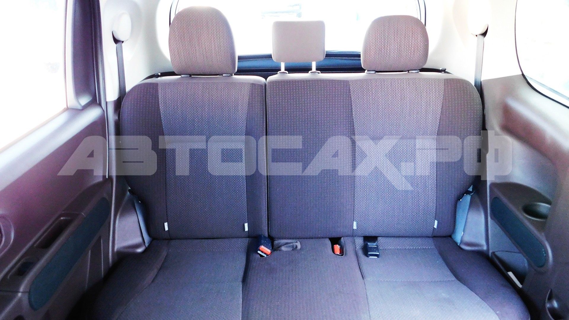 Toyota Spade 2018, Хэтчбек — фото 16
