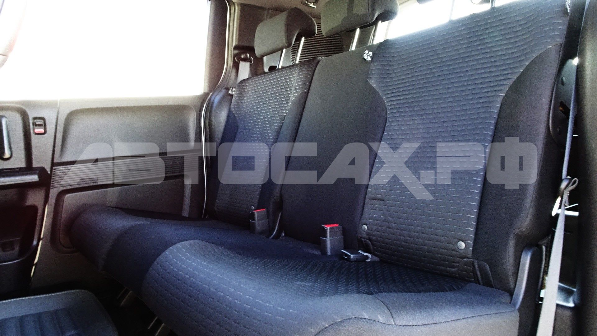 Honda Freed Spike 2015, Минивэн — фото 16