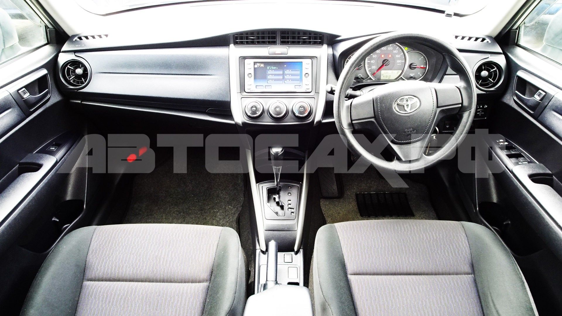 Toyota Corolla Fielder 2016, Универсал — фото 11