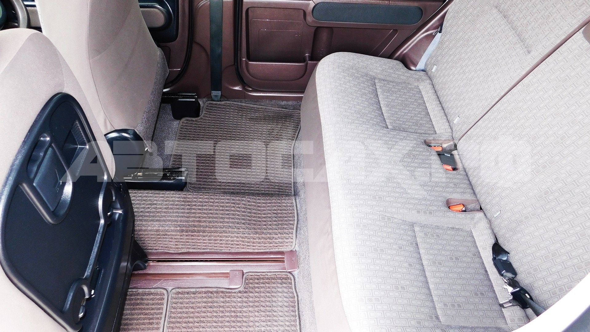 Toyota Spade 2015, Хэтчбек — фото 22