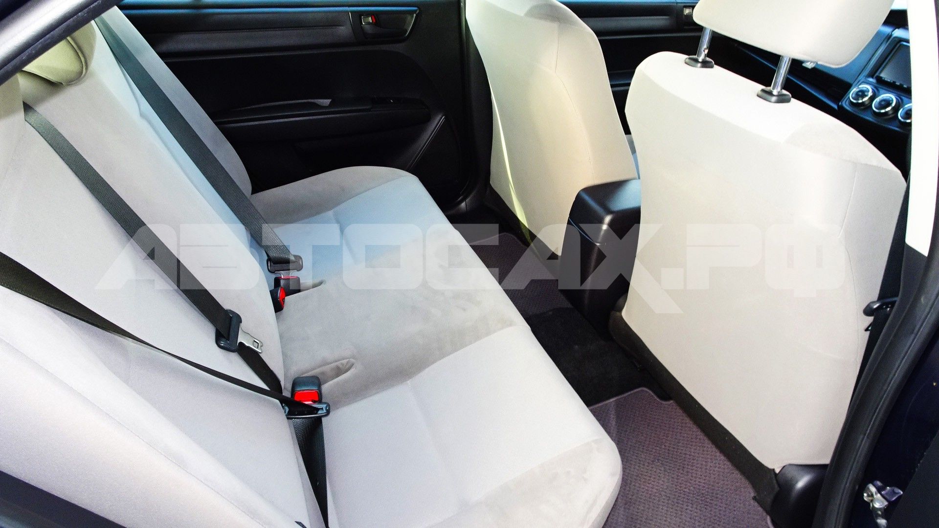 Toyota Corolla Axio 2016, Седан — фото 10