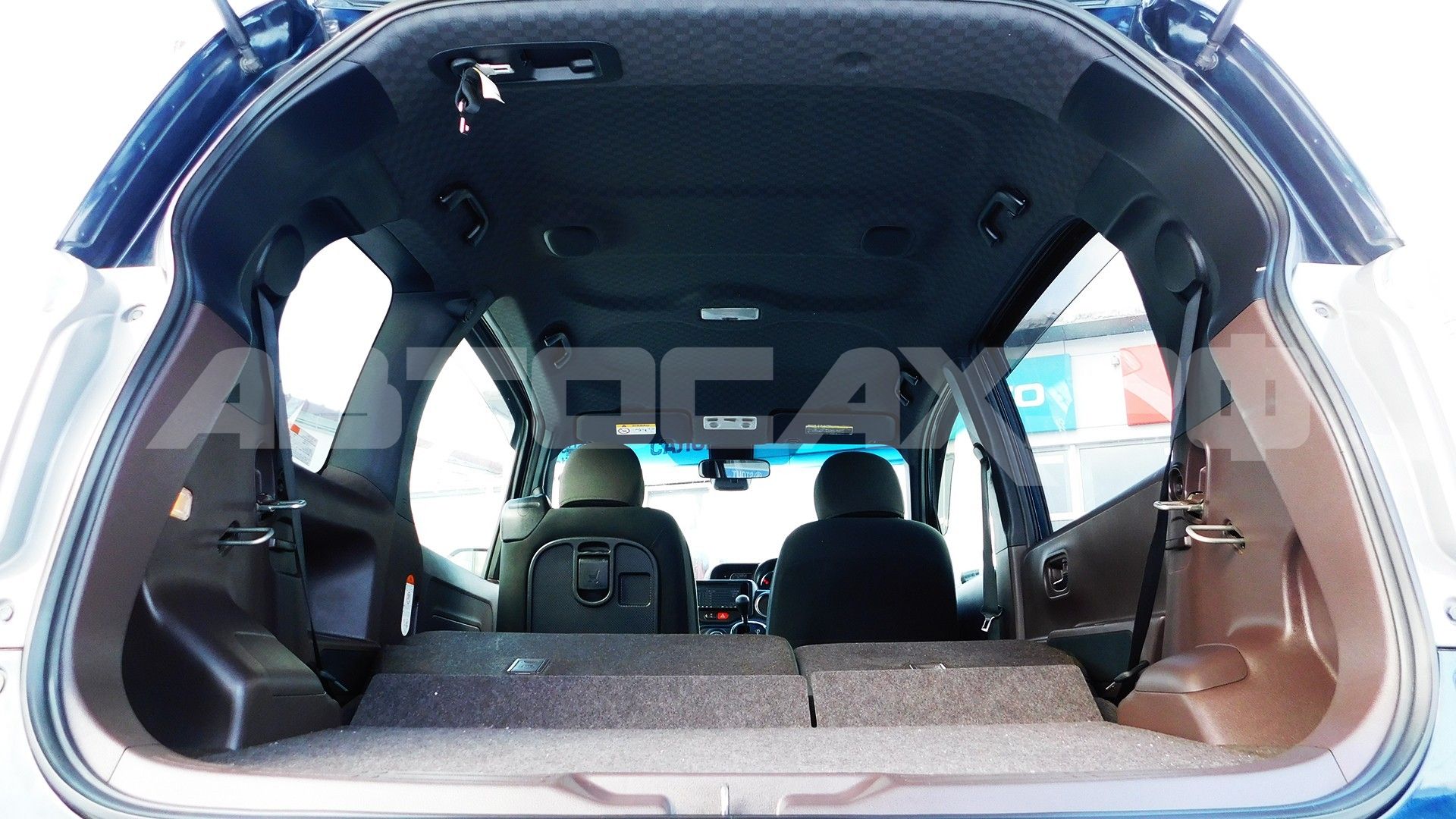 Toyota Spade 2018, Хэтчбек — фото 24
