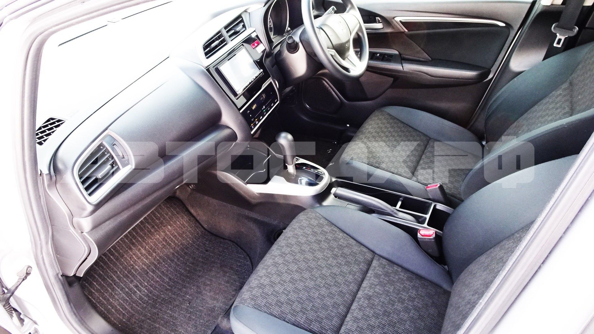 Honda Fit 2017, Хэтчбек — фото 12