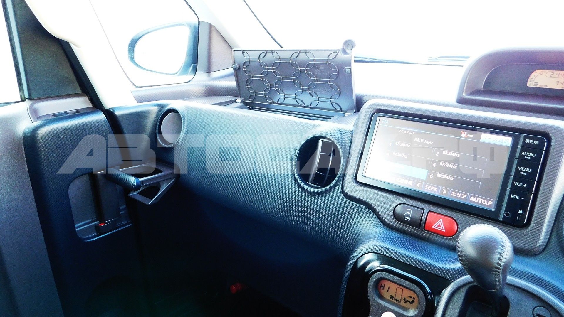 Toyota Spade 2018, Хэтчбек — фото 19