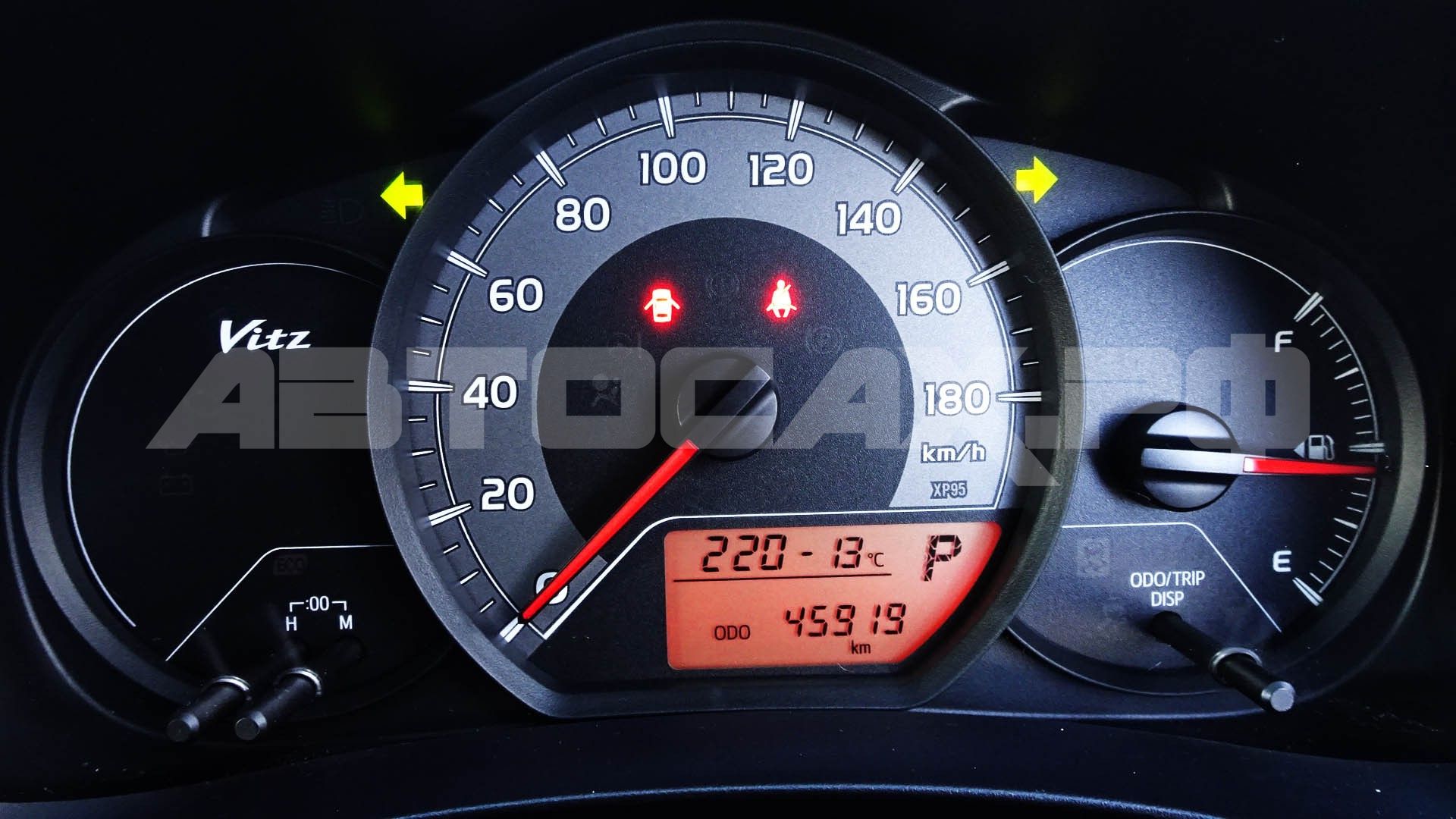 Toyota Vitz 2018, Хэтчбек — фото 36