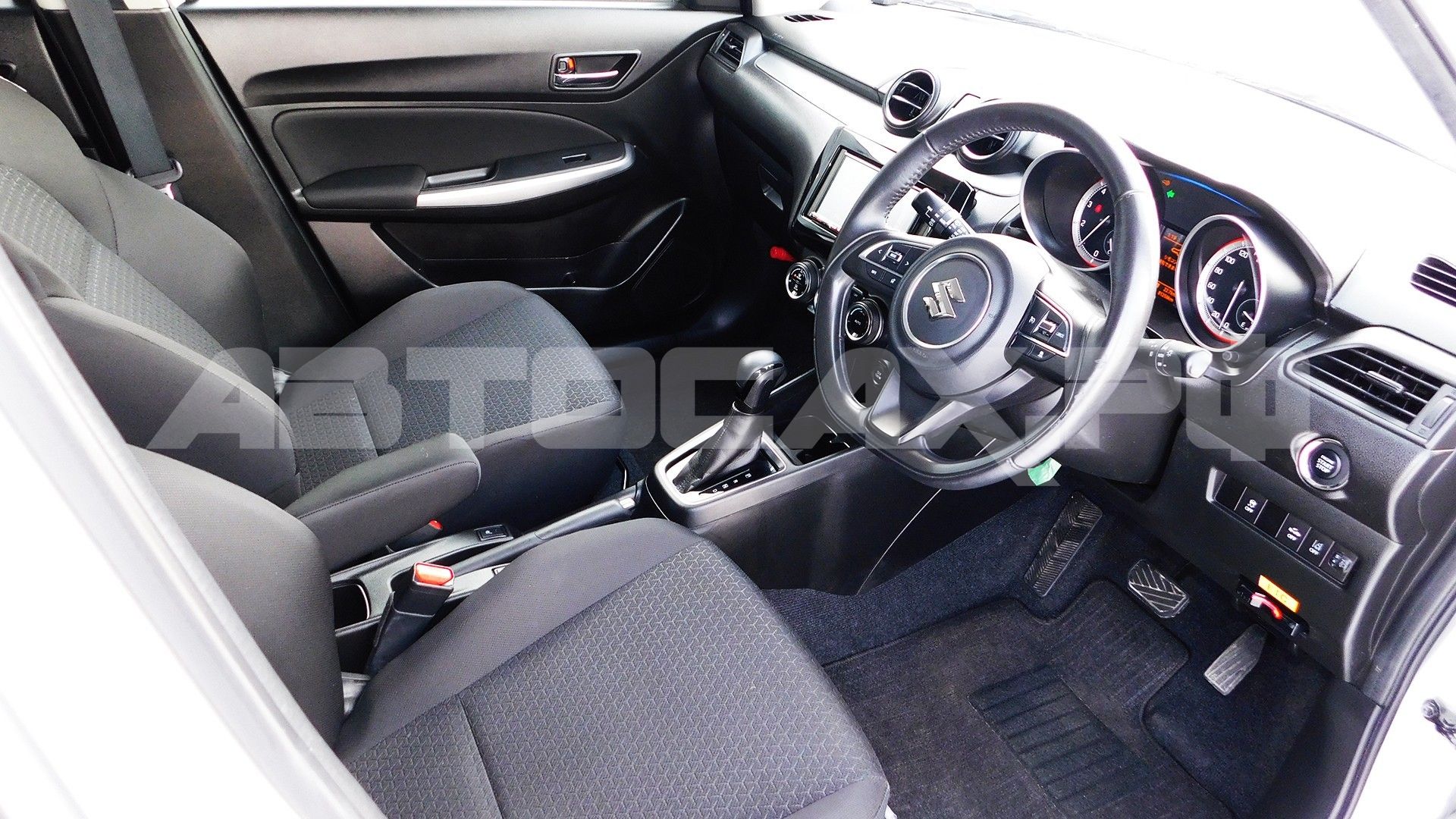 Suzuki Swift 2022, Хэтчбек — фото 9