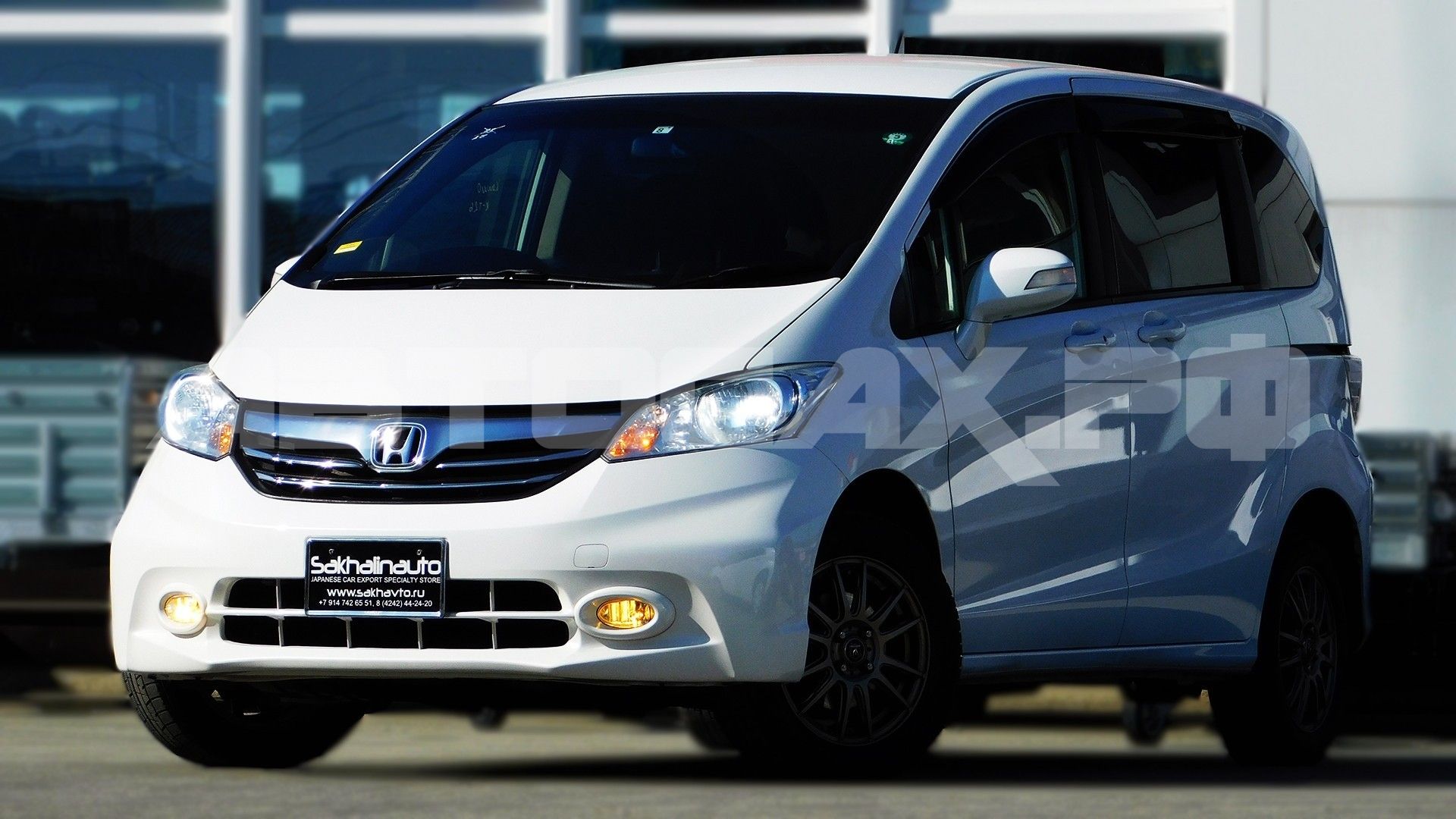 Honda Freed 2016, Минивэн — фото 2