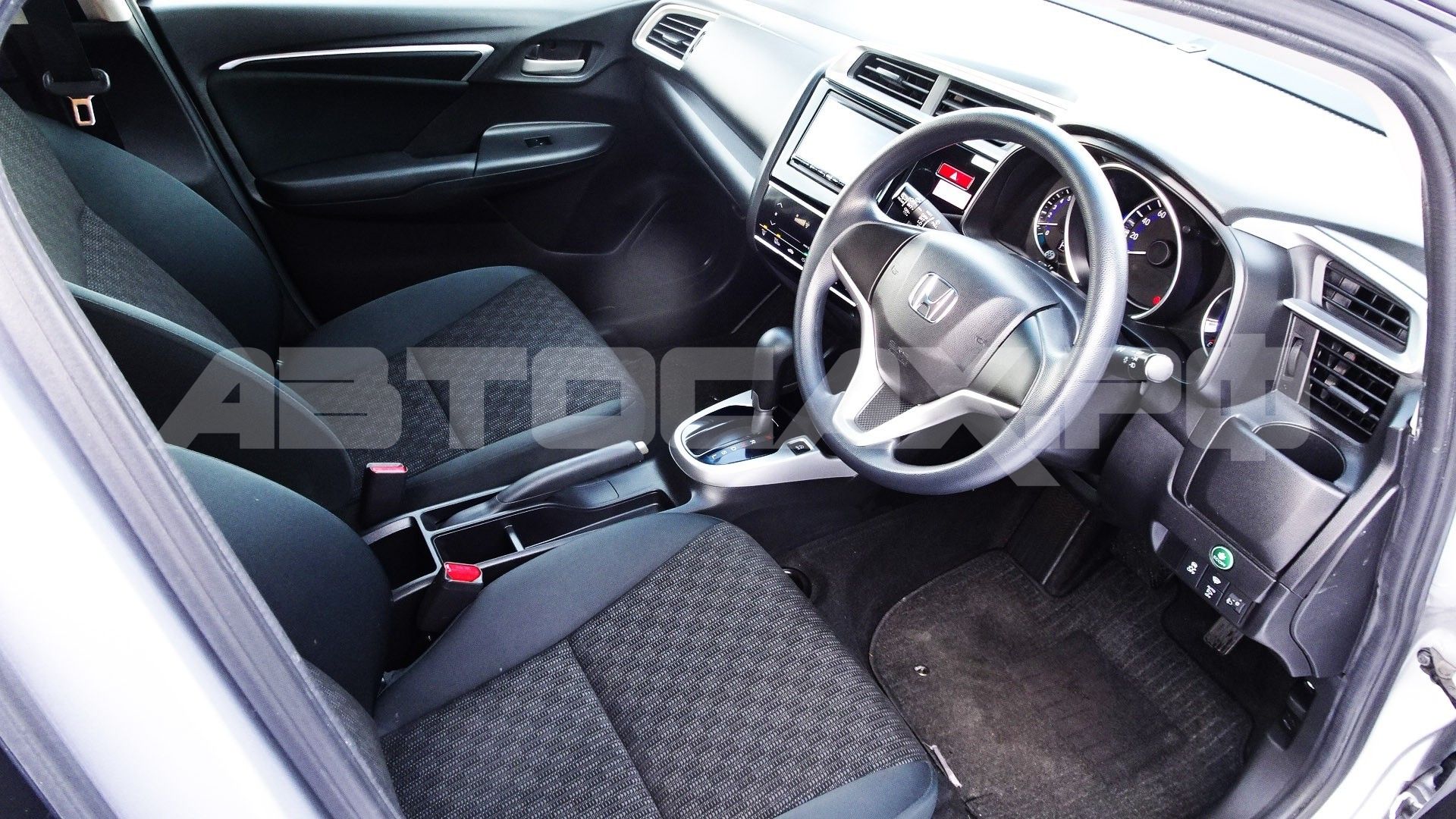 Honda Fit 2017, Хэтчбек — фото 9
