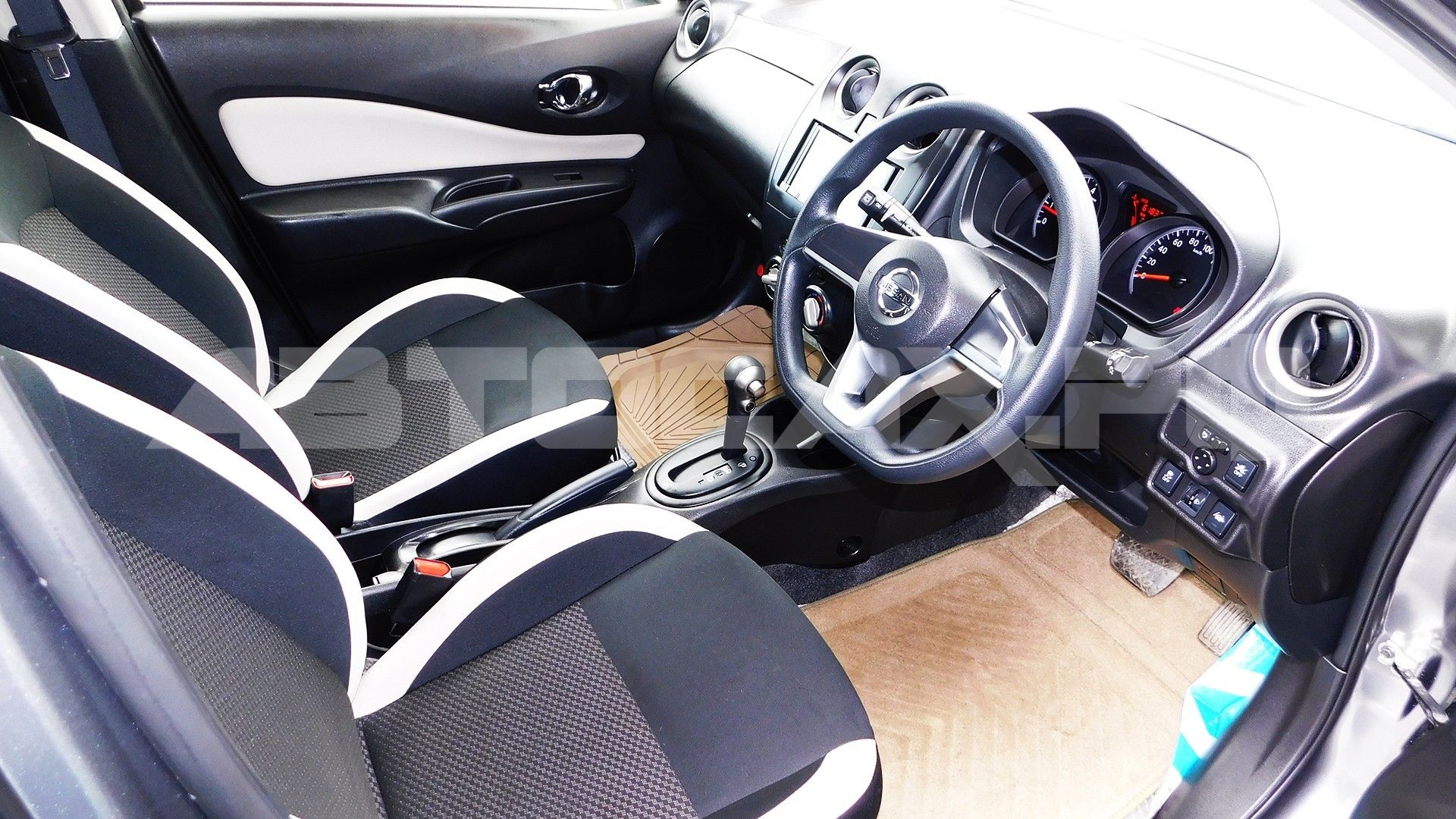 Nissan Note 2018, Хэтчбек — фото 9