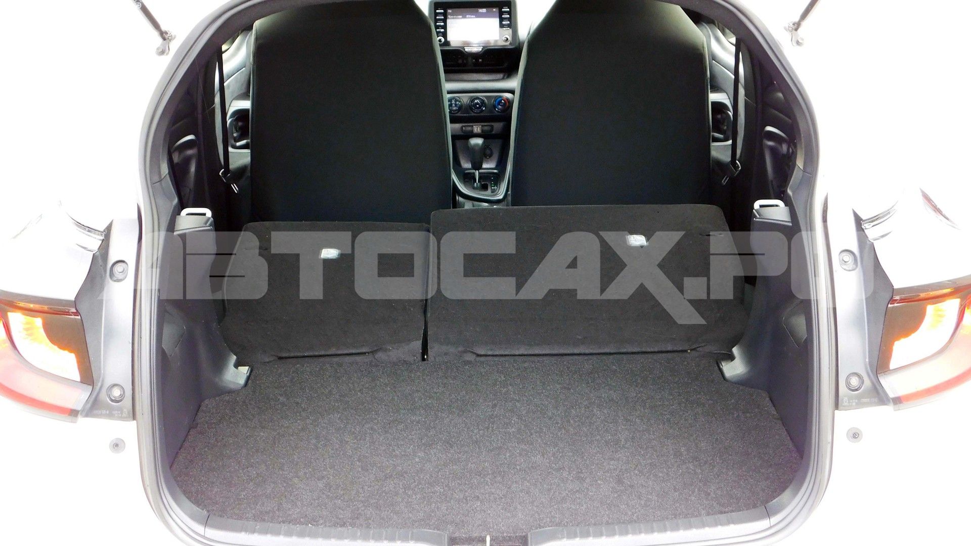 Toyota Yaris 2023, Хэтчбек — фото 24