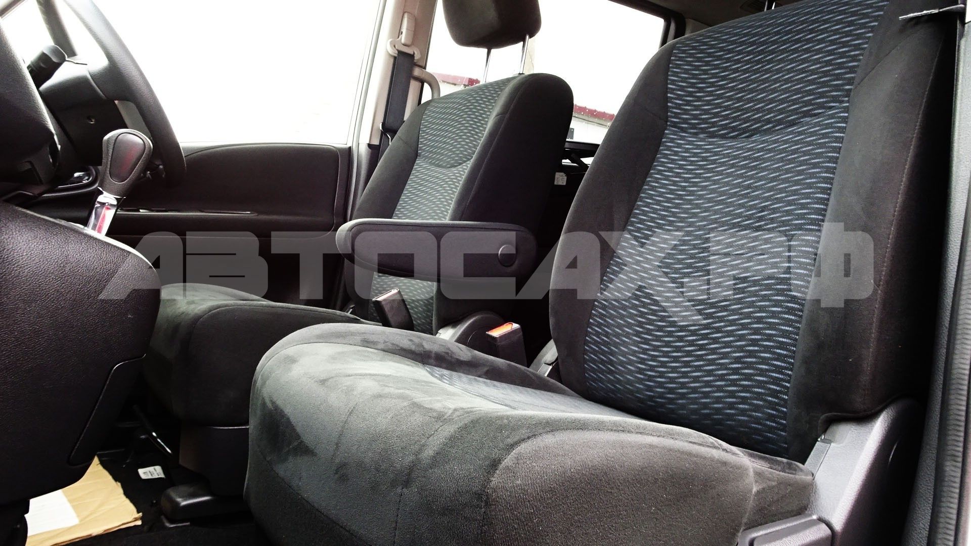 Nissan Serena 2016, Минивэн — фото 8
