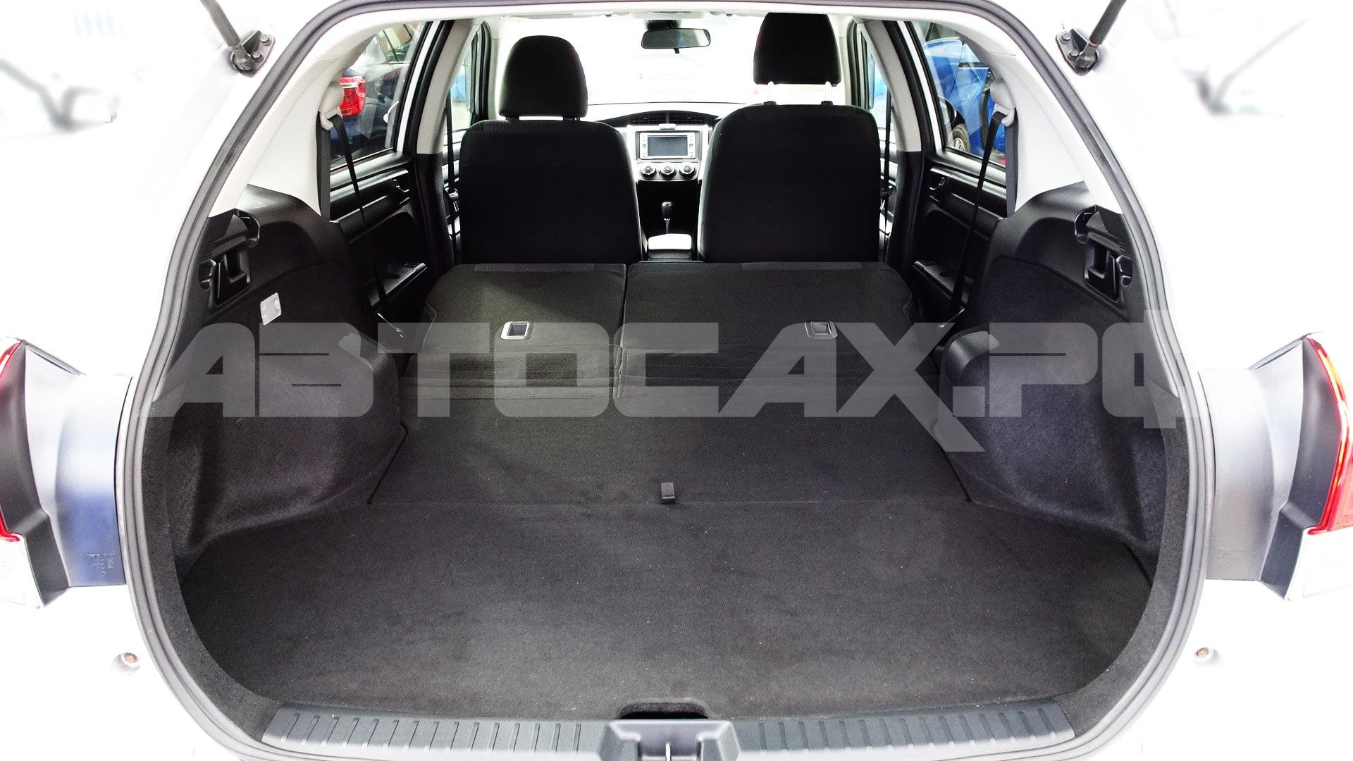 Toyota Corolla Fielder 2016, Универсал — фото 20
