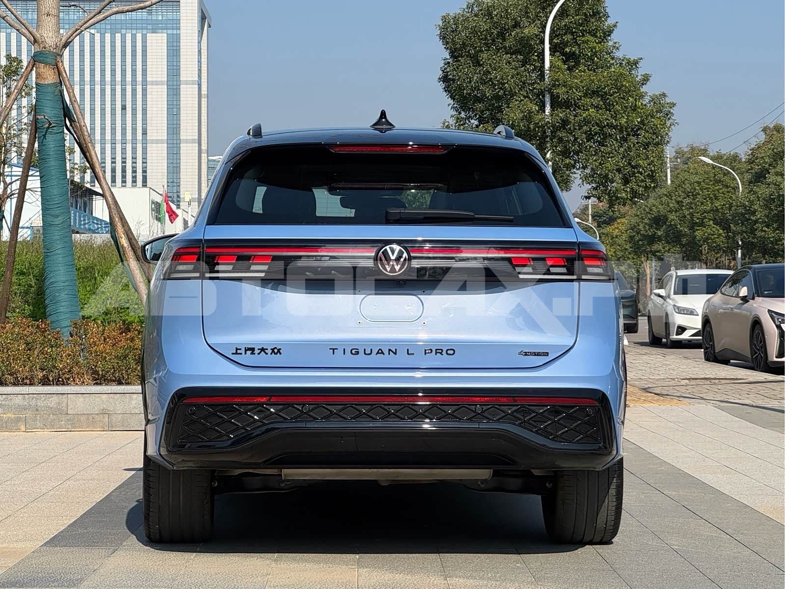 Volkswagen Tiguan L 2024, Кроссовер — фото 7