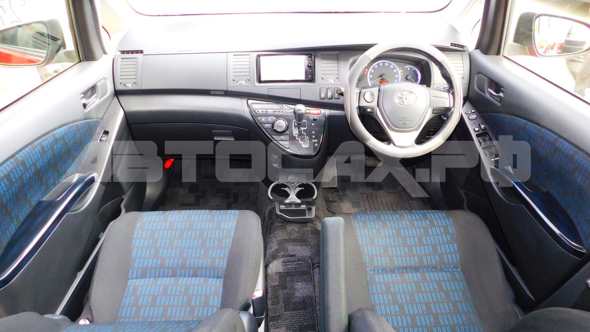 Toyota Isis 2016, Минивэн — фото 11