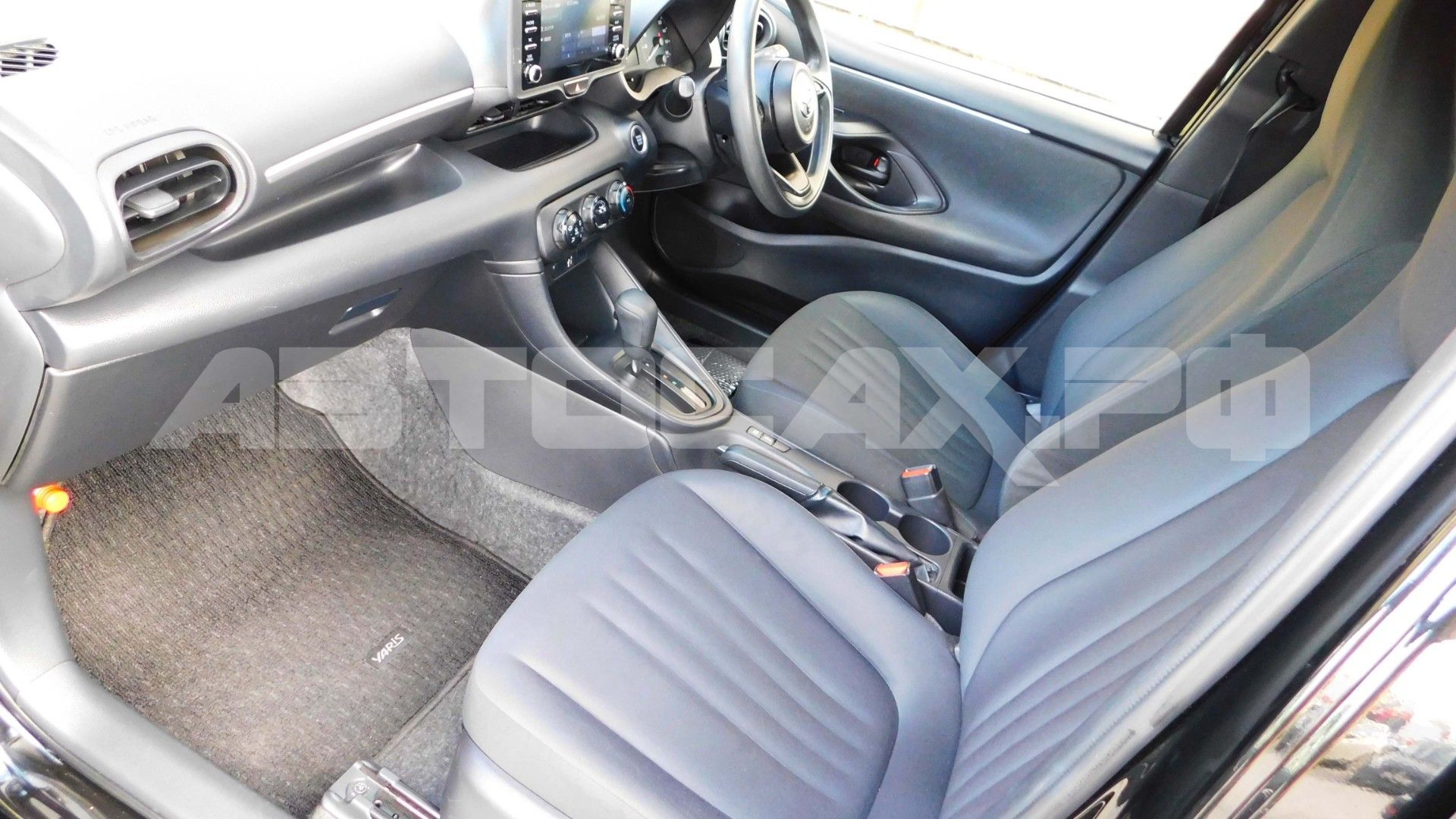 Toyota Yaris 2022, Хэтчбек — фото 15