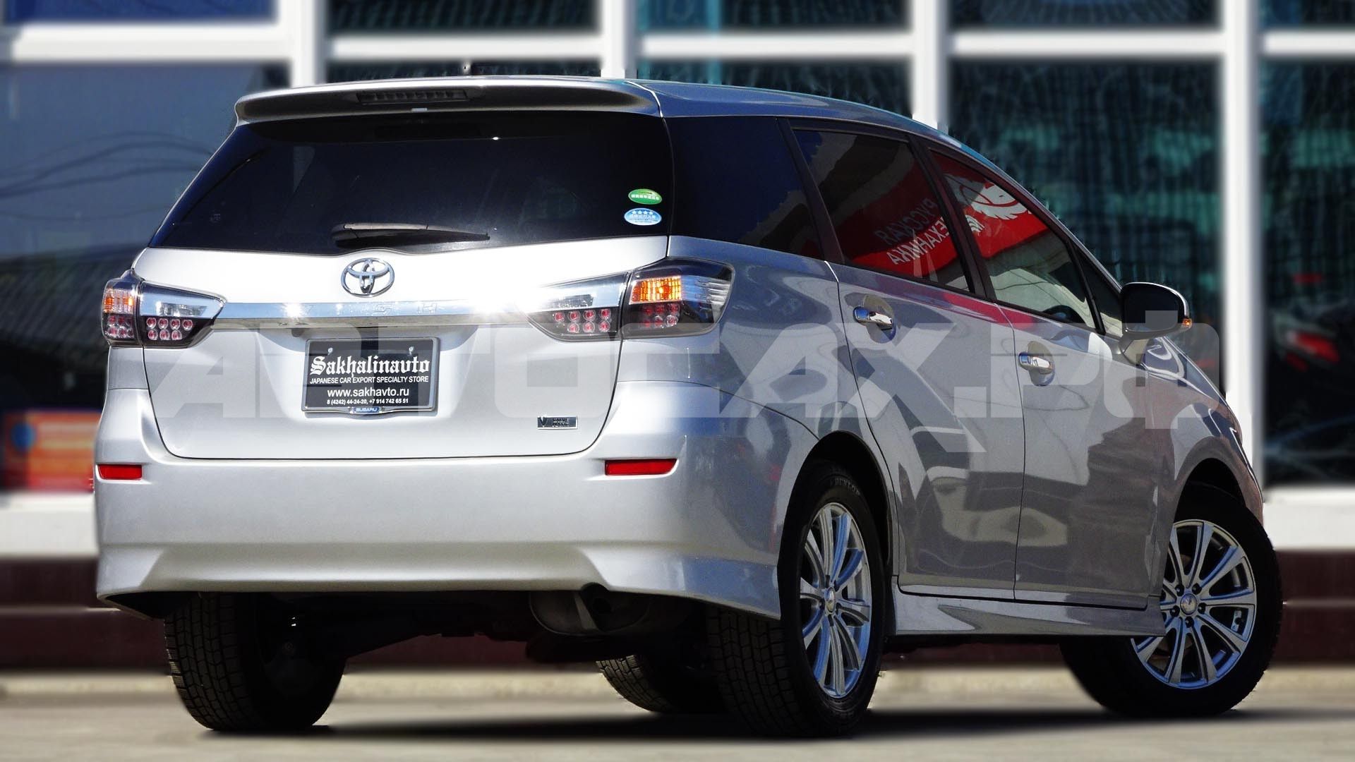 Toyota Wish 2016, Минивэн — фото 3