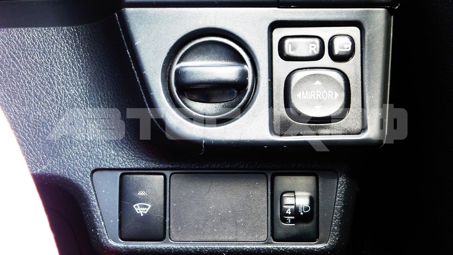 Toyota Corolla Fielder 2016, Универсал — фото 22