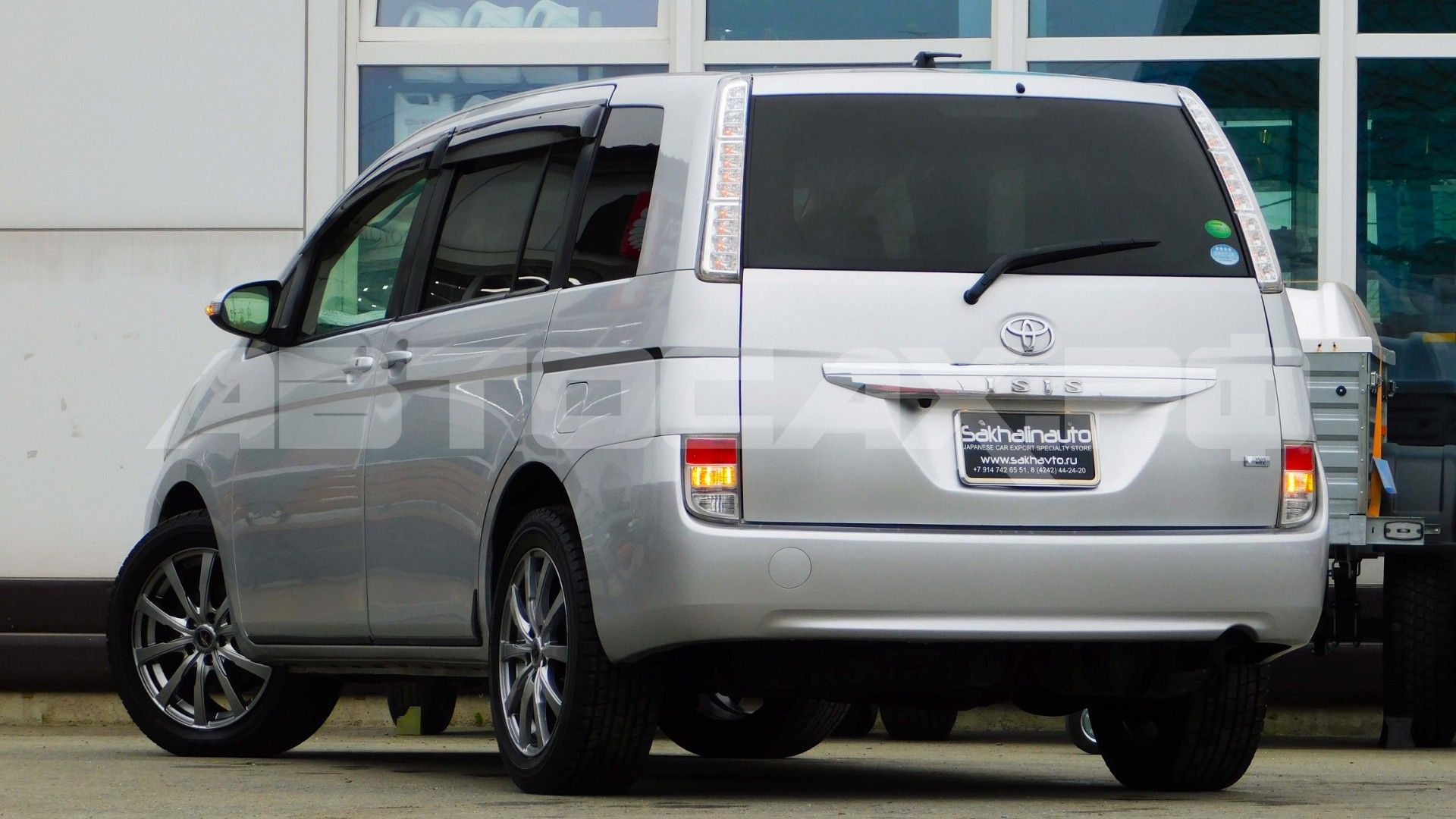 Toyota Isis 2015, Минивэн — фото 6