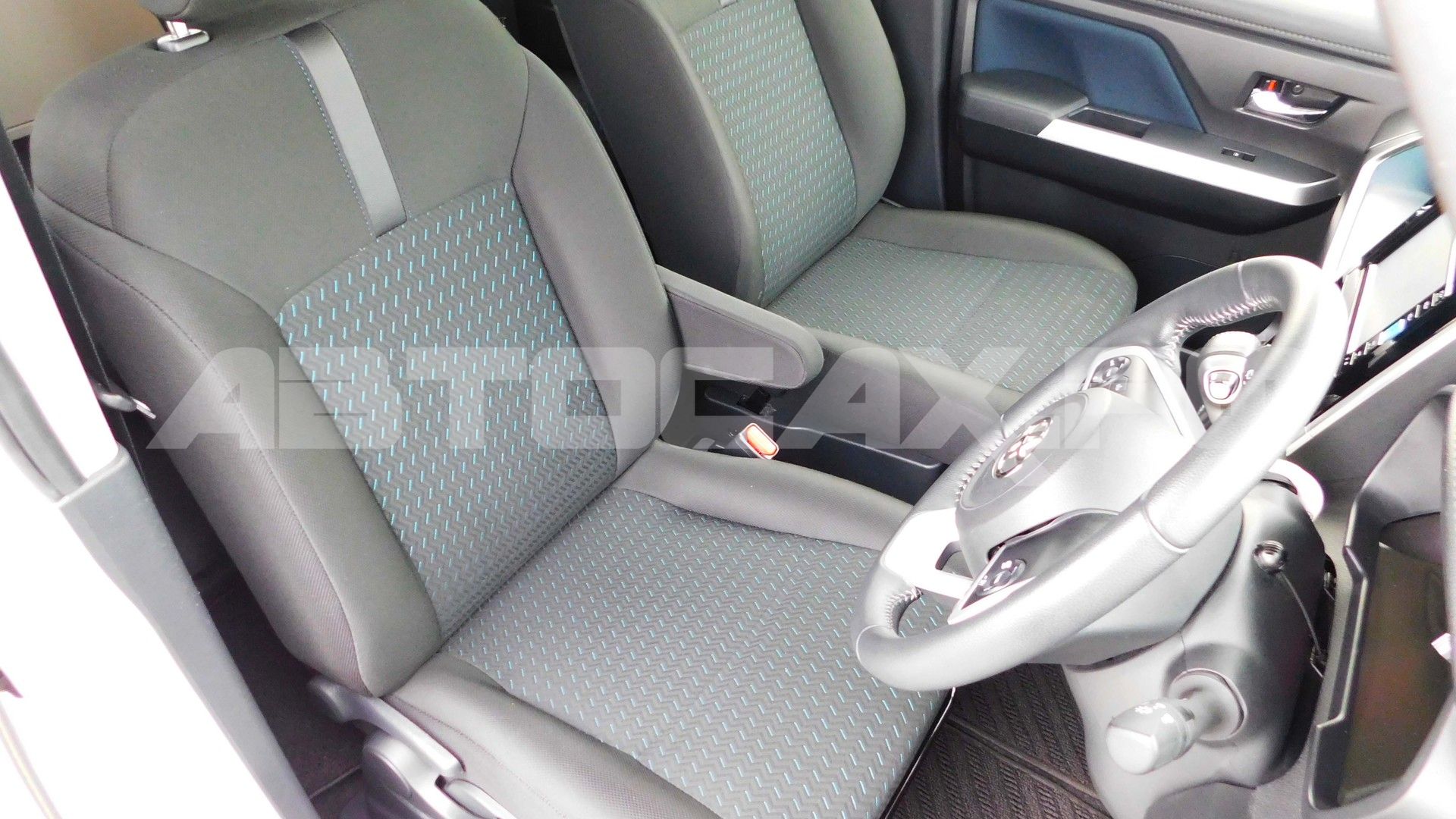 Toyota Roomy 2024, Минивэн — фото 16