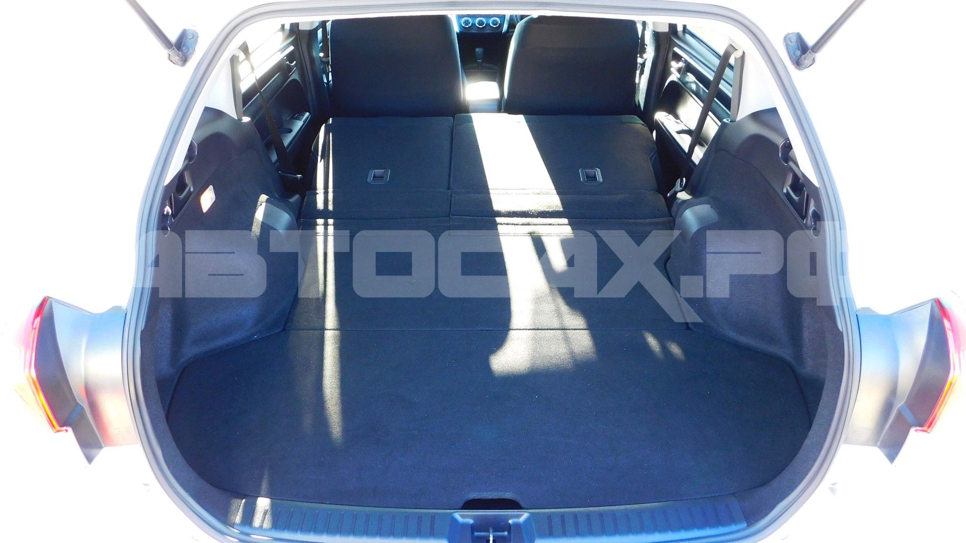 Toyota Corolla Fielder 2022, Универсал — фото 37