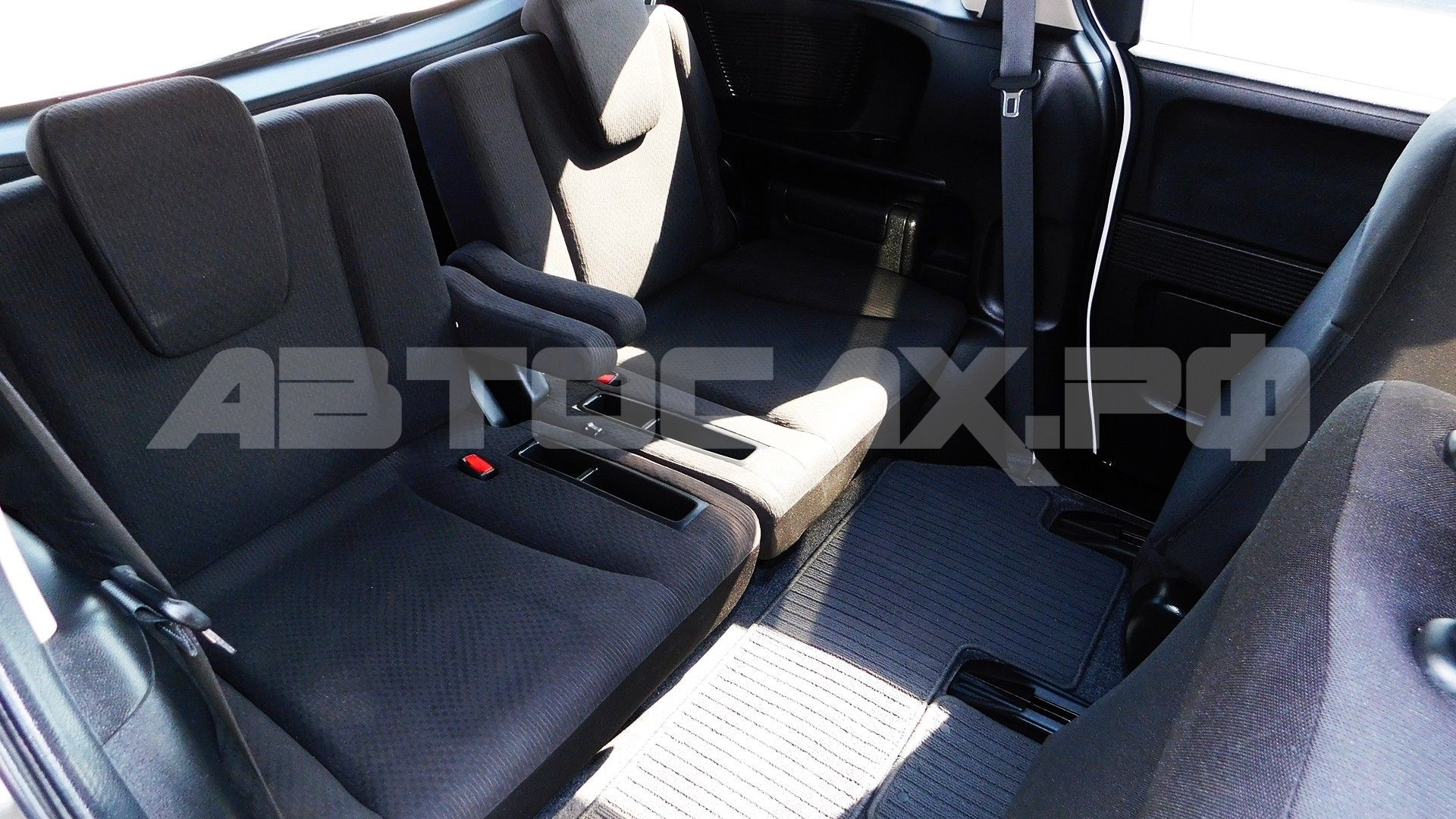 Honda Freed 2016, Минивэн — фото 22