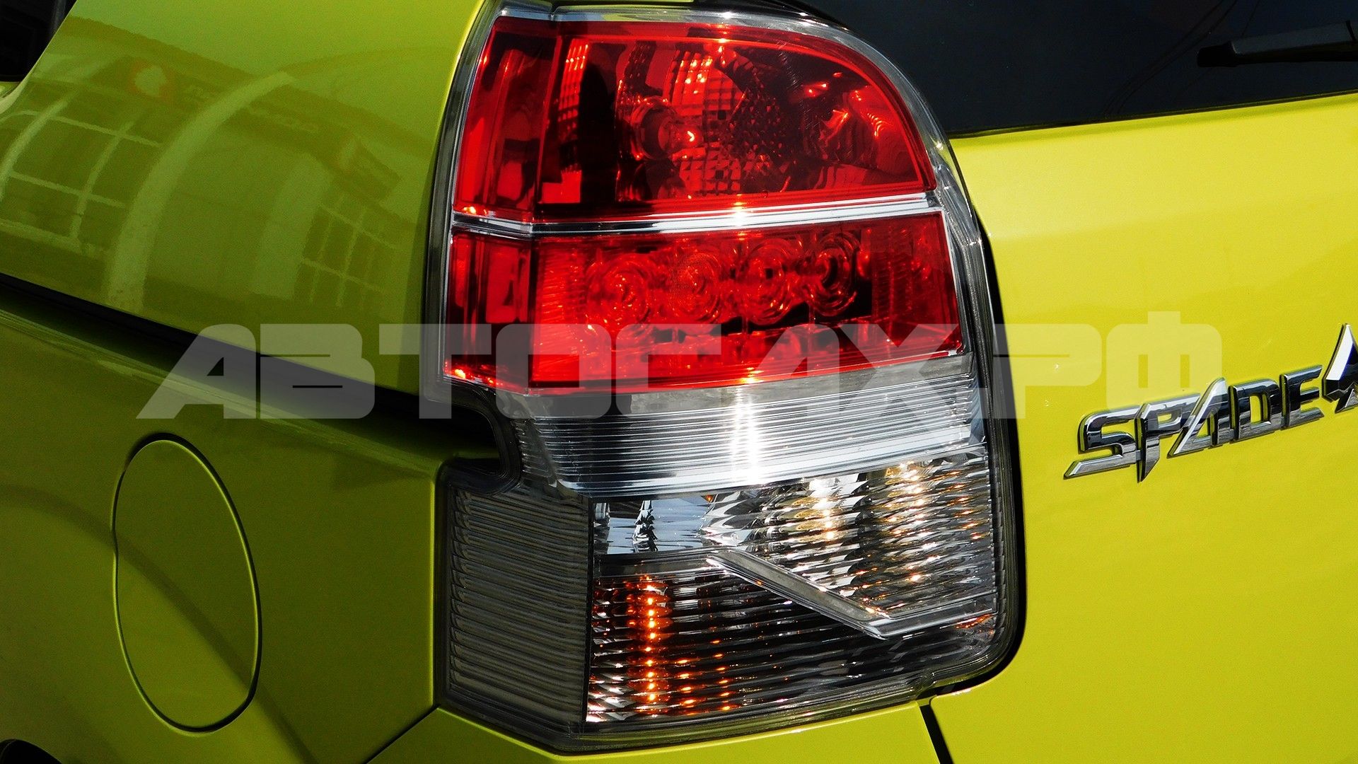 Toyota Spade 2014, Хэтчбек — фото 17