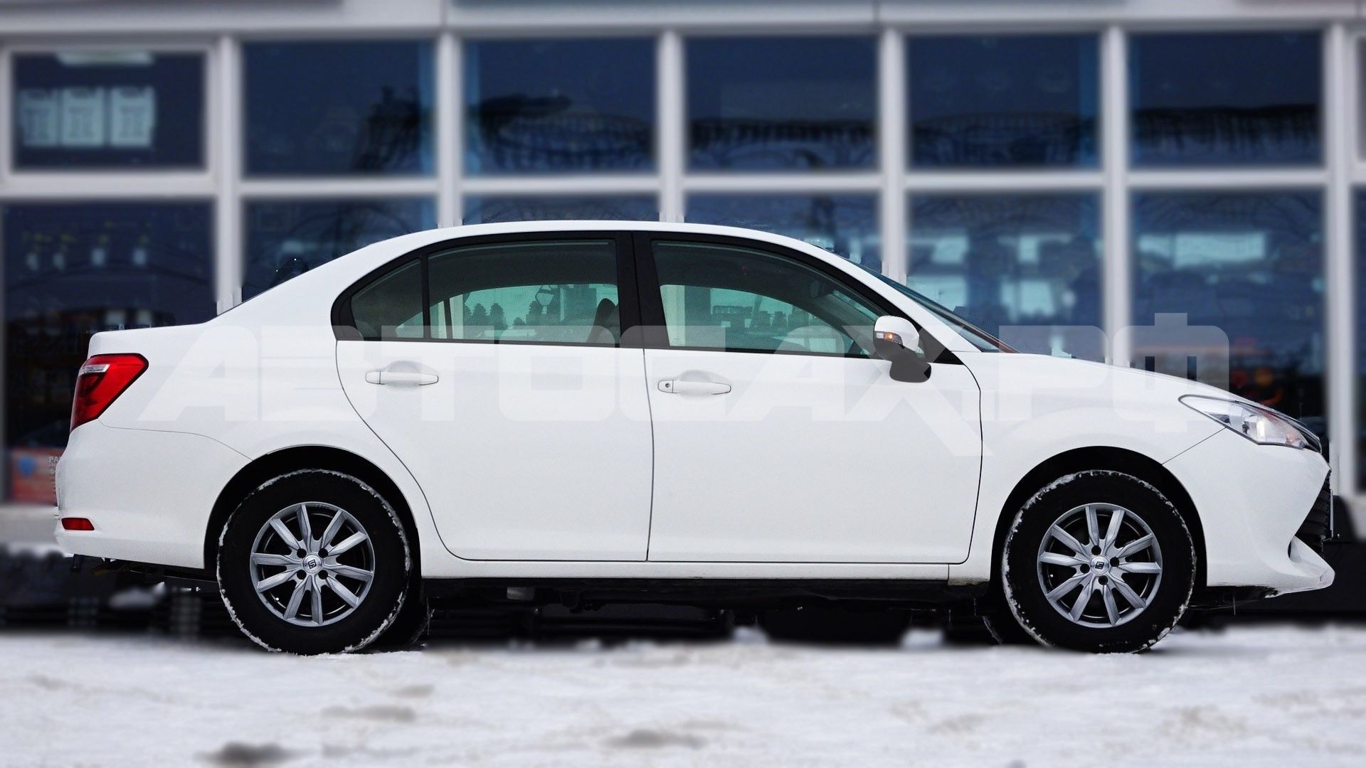 Toyota Corolla Axio 2017, Седан — фото 2