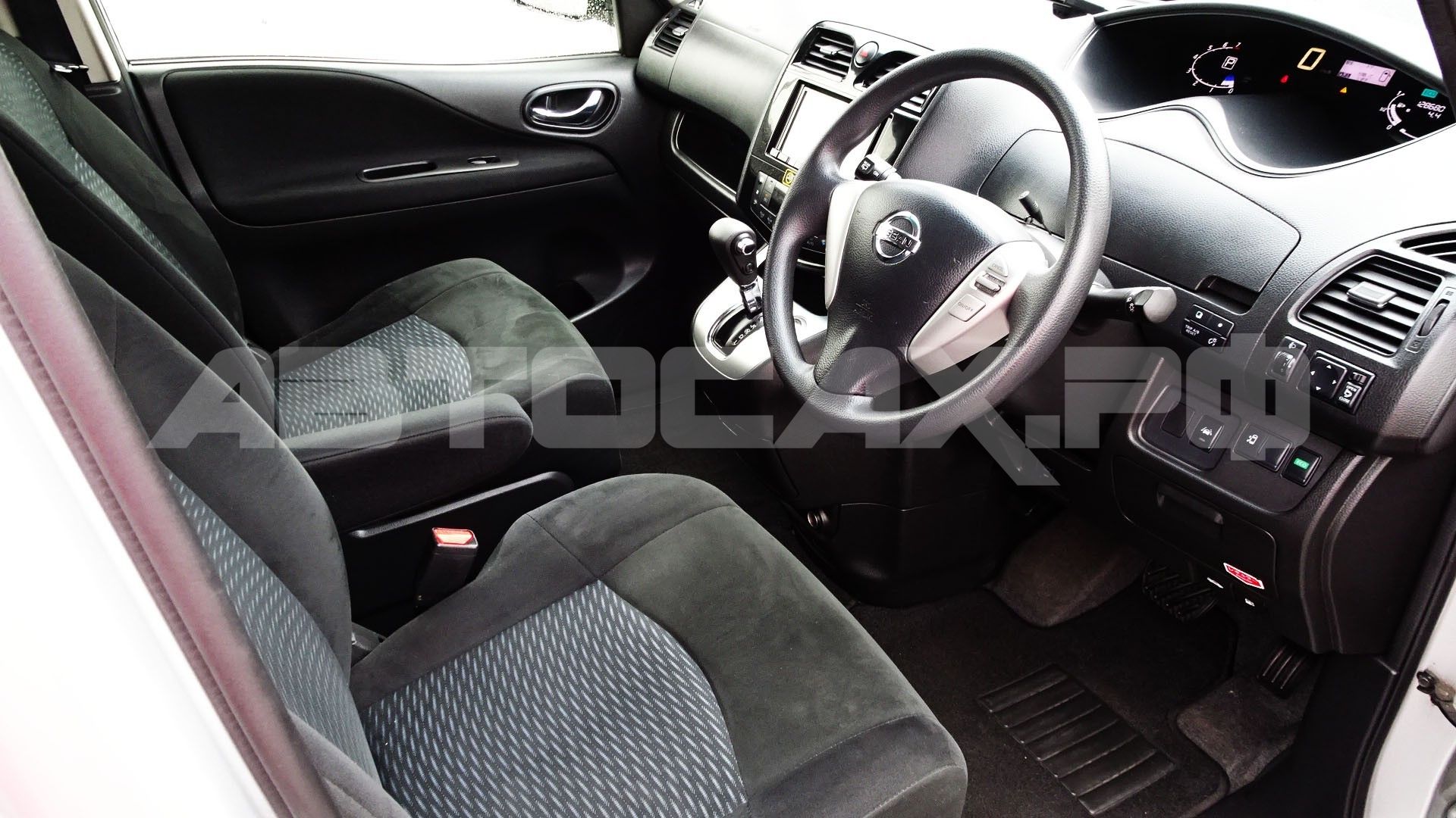 Nissan Serena 2016, Минивэн — фото 6