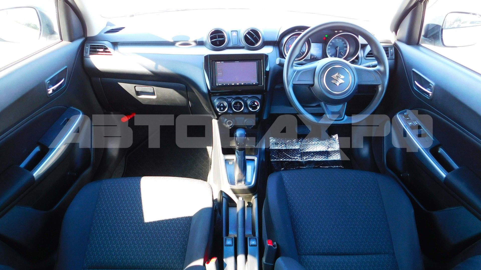 Suzuki Swift 2022, Хэтчбек — фото 23