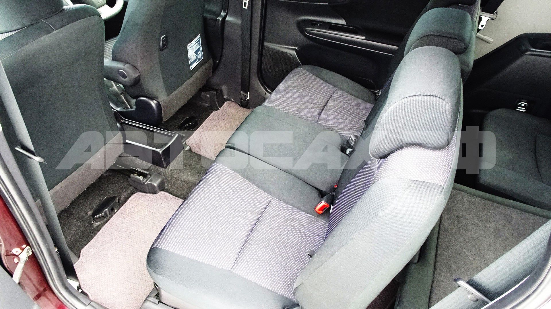 Toyota Wish 2017, Минивэн — фото 14