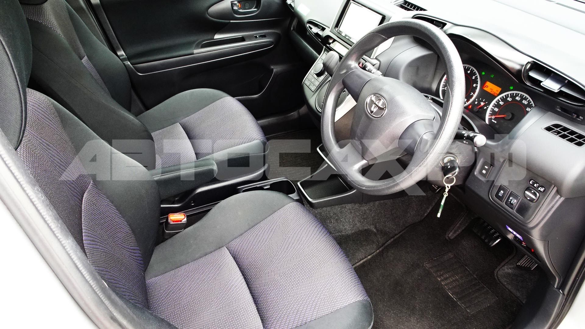 Toyota Wish 2016, Минивэн — фото 9