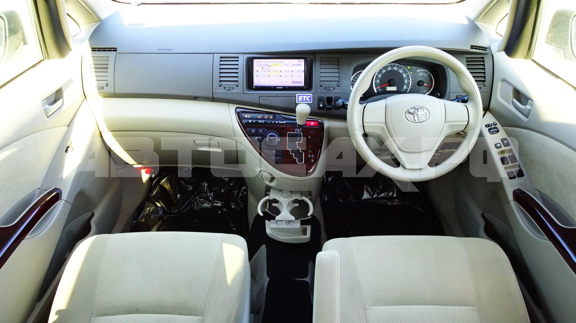 Toyota Isis 2017, Минивэн — фото 11