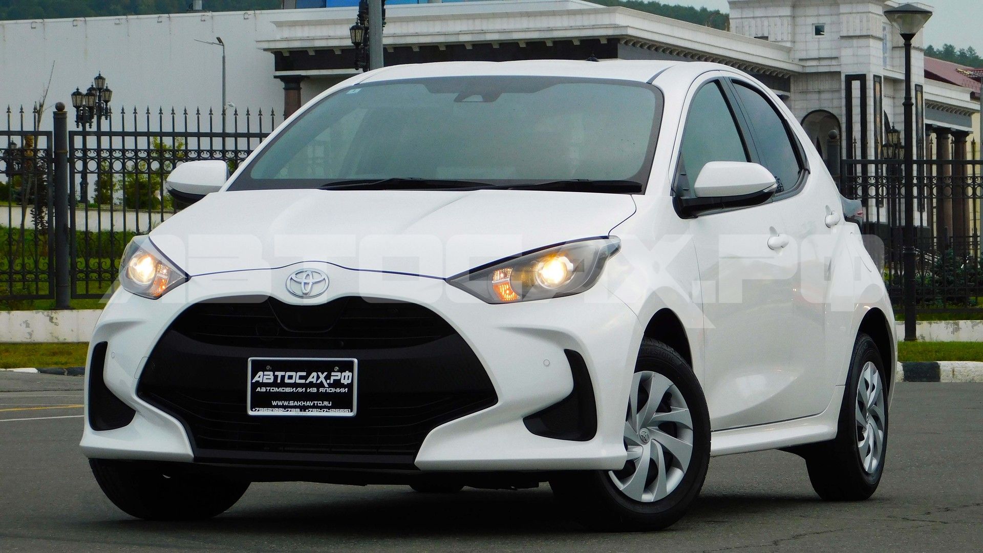 Toyota Yaris 2023, Хэтчбек — фото 28