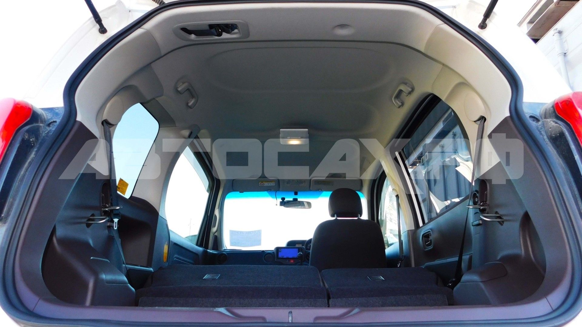 Toyota Porte 2018, Хэтчбек — фото 22