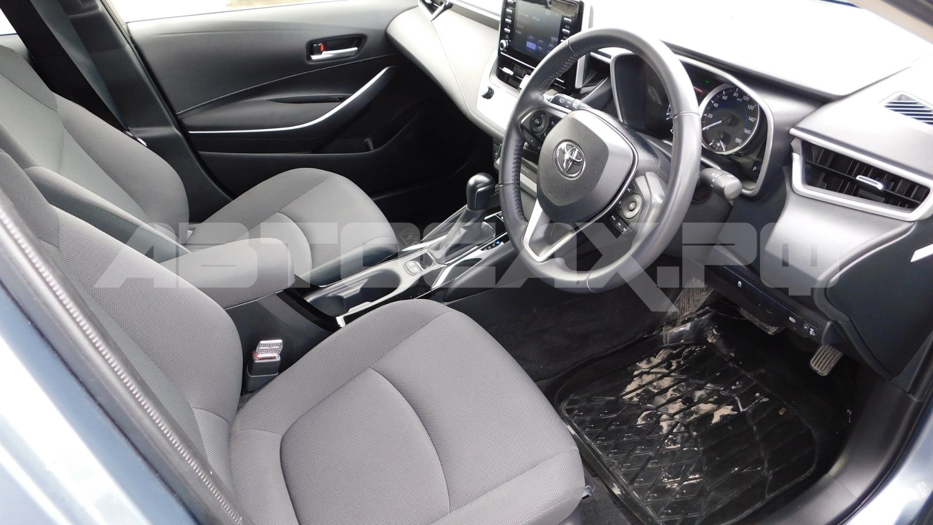 Toyota Corolla Touring 2020, Универсал — фото 9