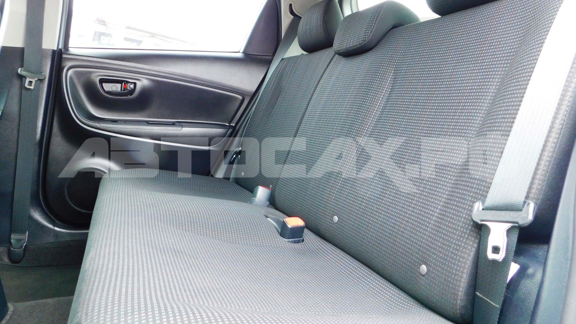 Toyota Vitz 2019, Хэтчбек — фото 19