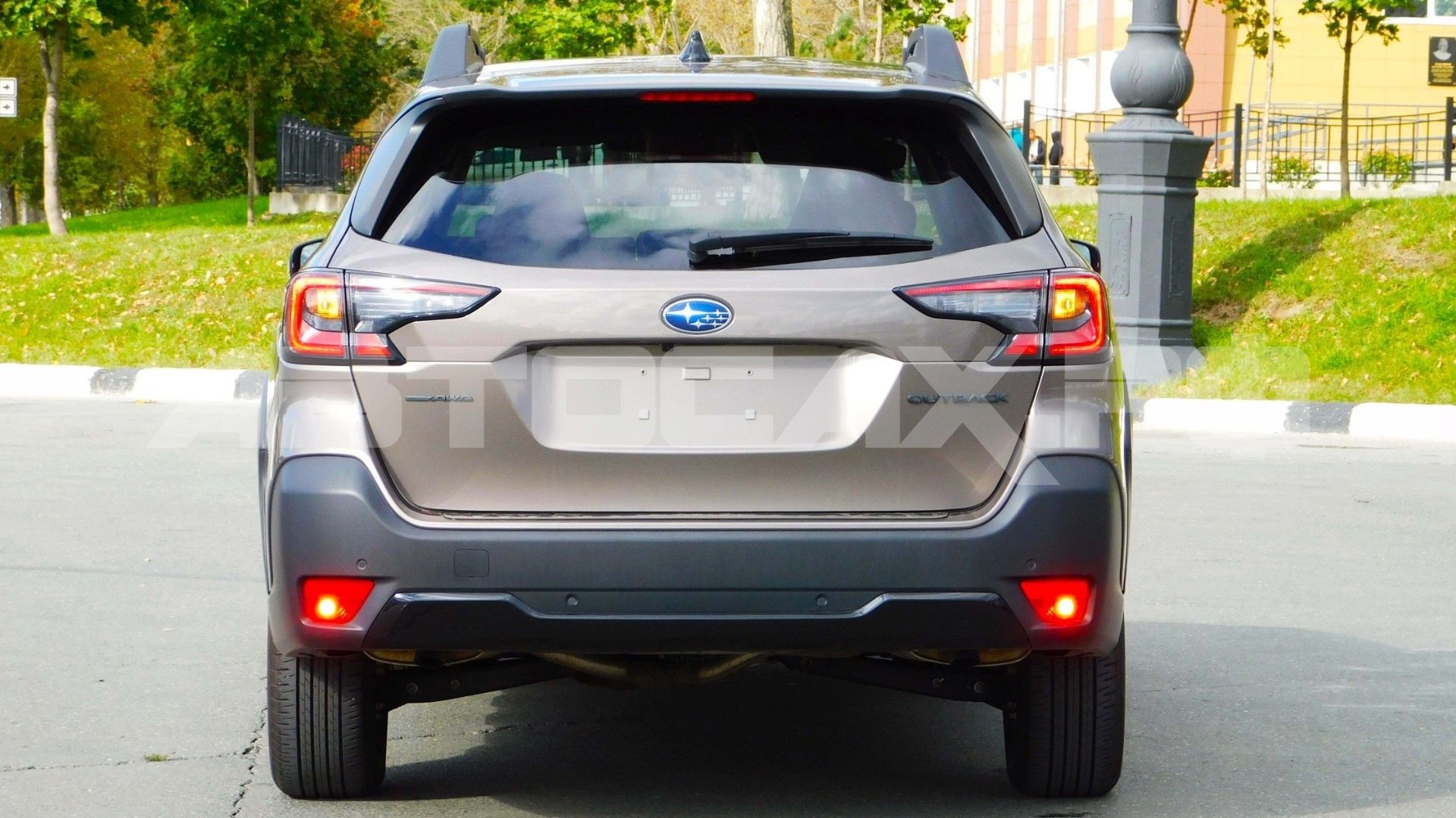 Subaru Outback — фото 10
