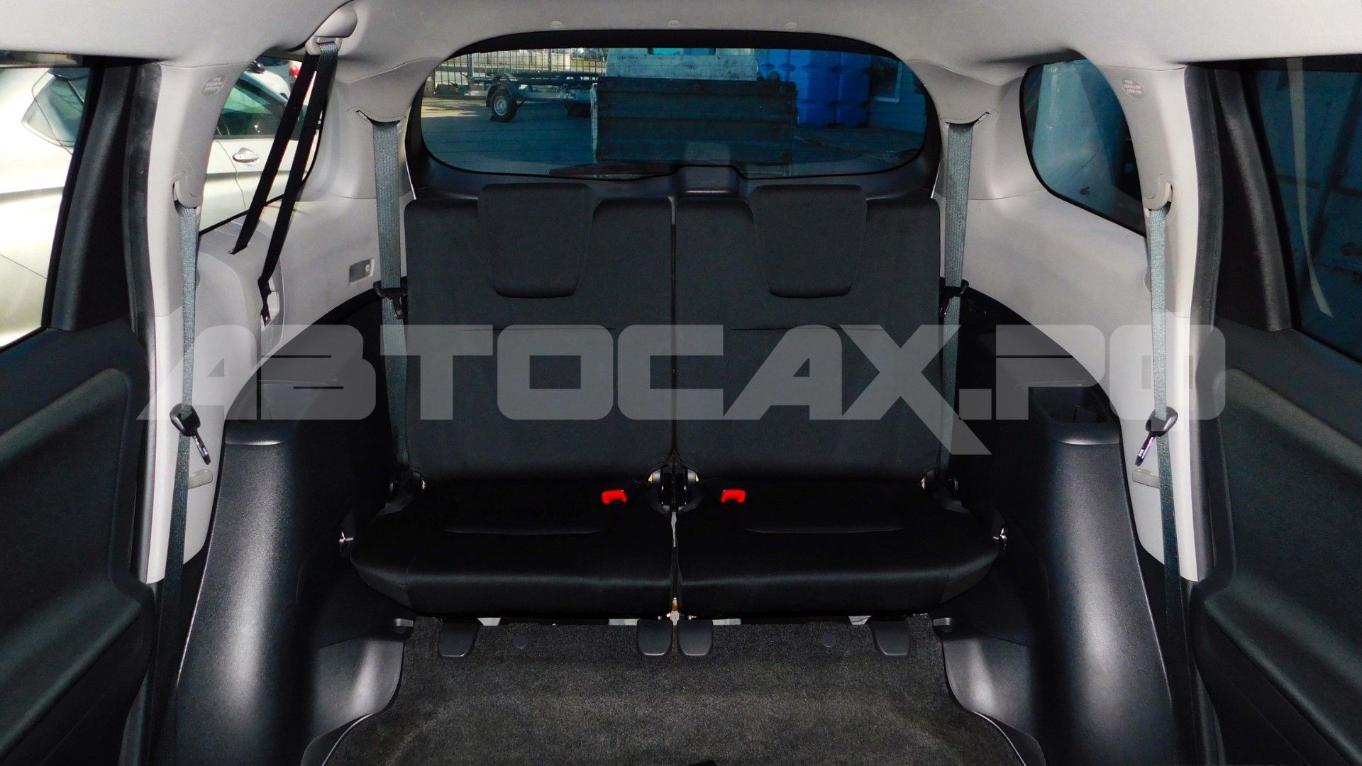 Toyota Wish 2015, Универсал — фото 21