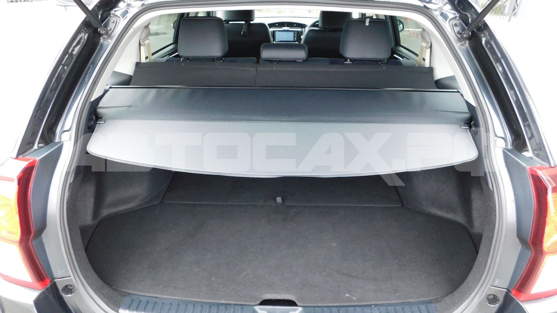 Toyota Corolla Fielder 2015, Универсал — фото 17