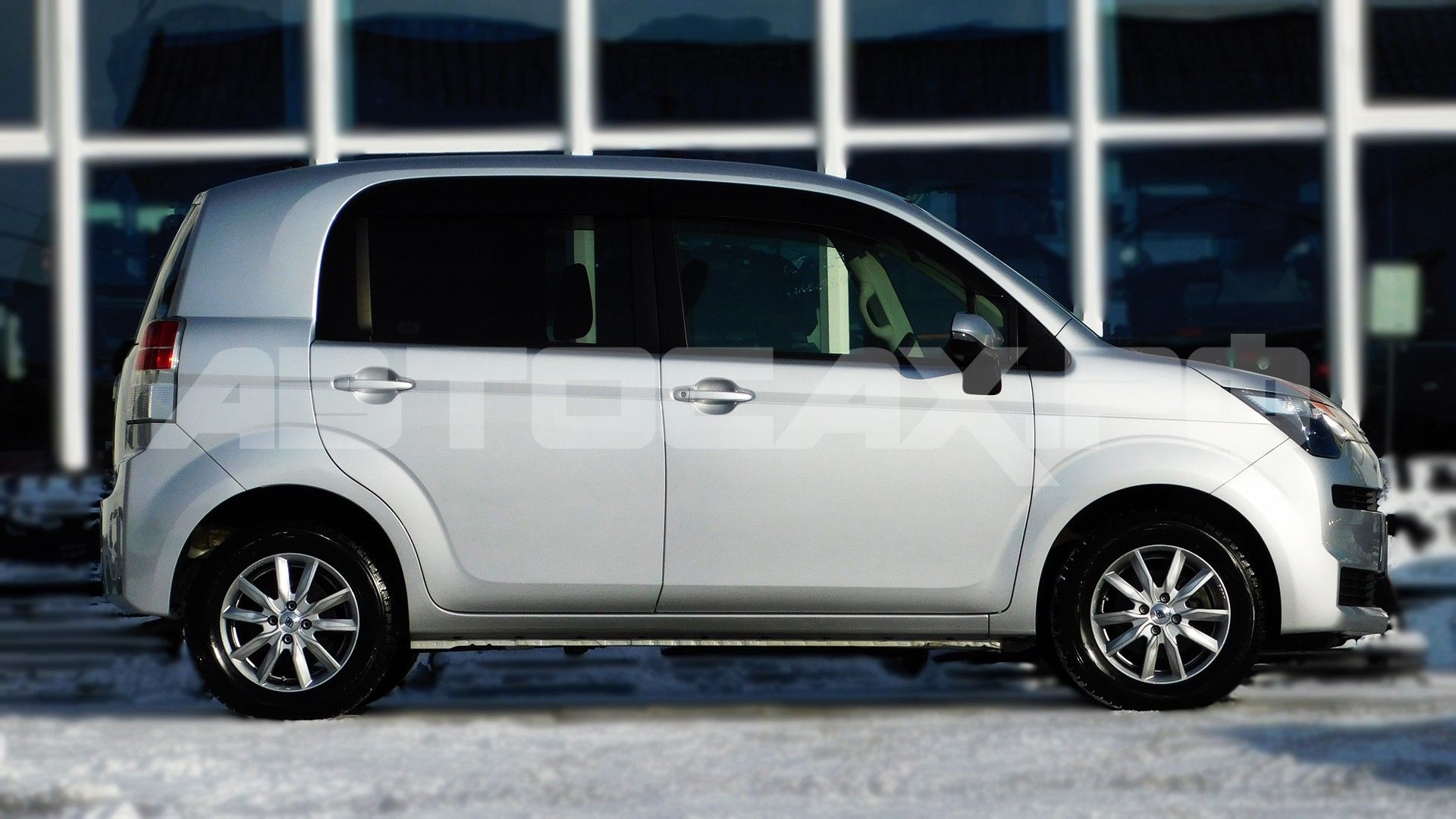 Toyota Spade 2020, Хэтчбек — фото 6