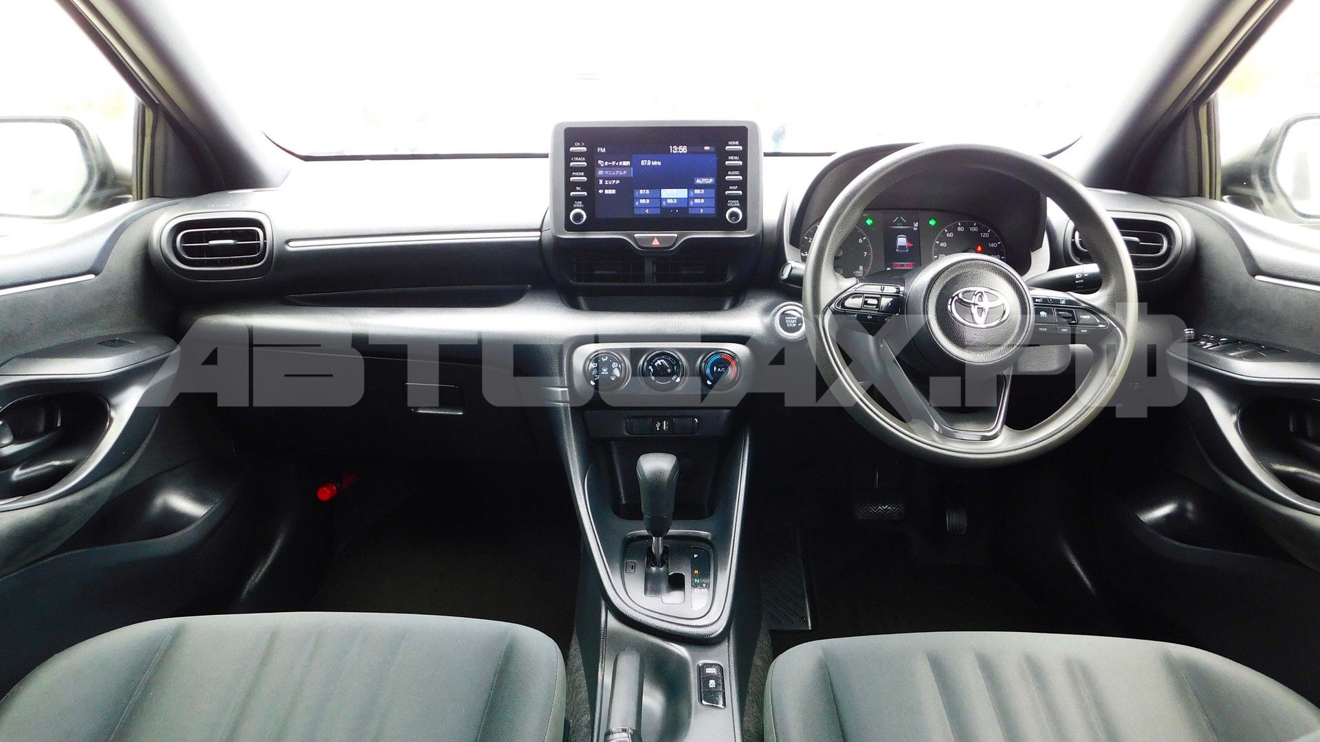 Toyota Yaris 2023, Хэтчбек — фото 34