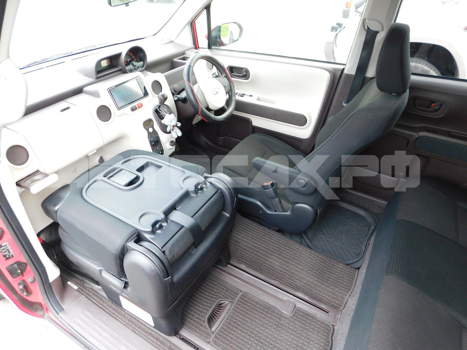 Toyota Porte 2015, Хэтчбек — фото 10