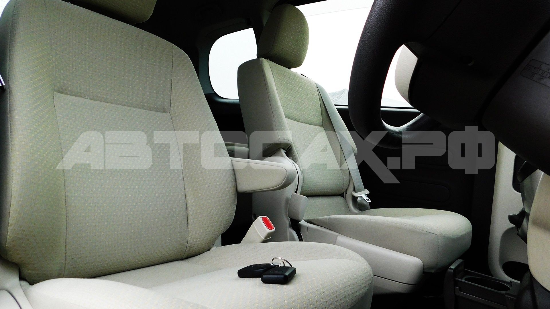 Toyota Spade 2019, Хэтчбек — фото 12