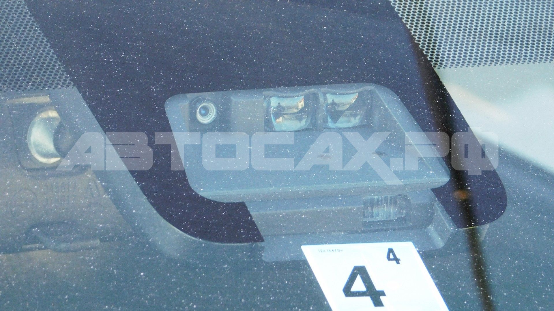 Toyota Vitz 2017, Хэтчбек — фото 23