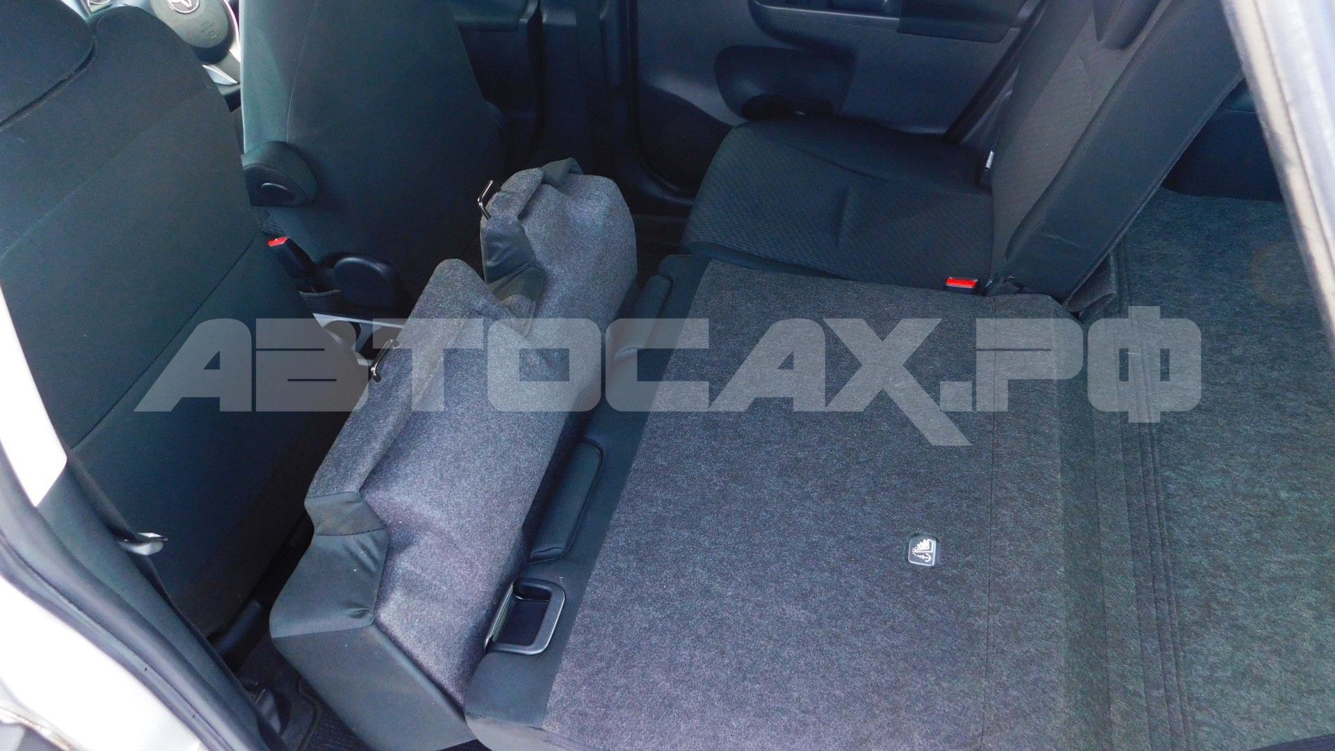 Toyota Ractis 2015, Хэтчбек — фото 22