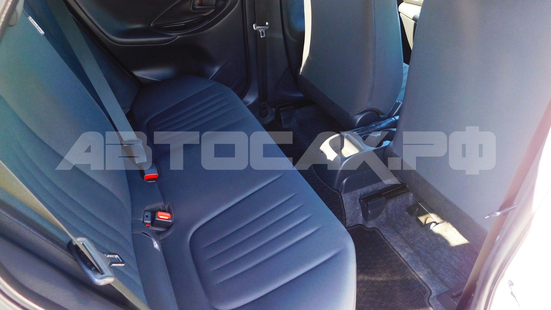 Toyota Yaris 2023, Хэтчбек — фото 19