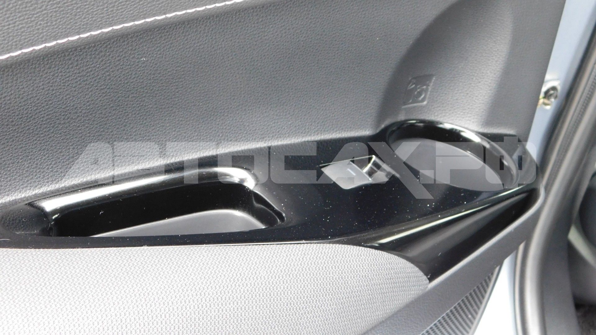 Toyota Corolla Touring 2020, Универсал — фото 25