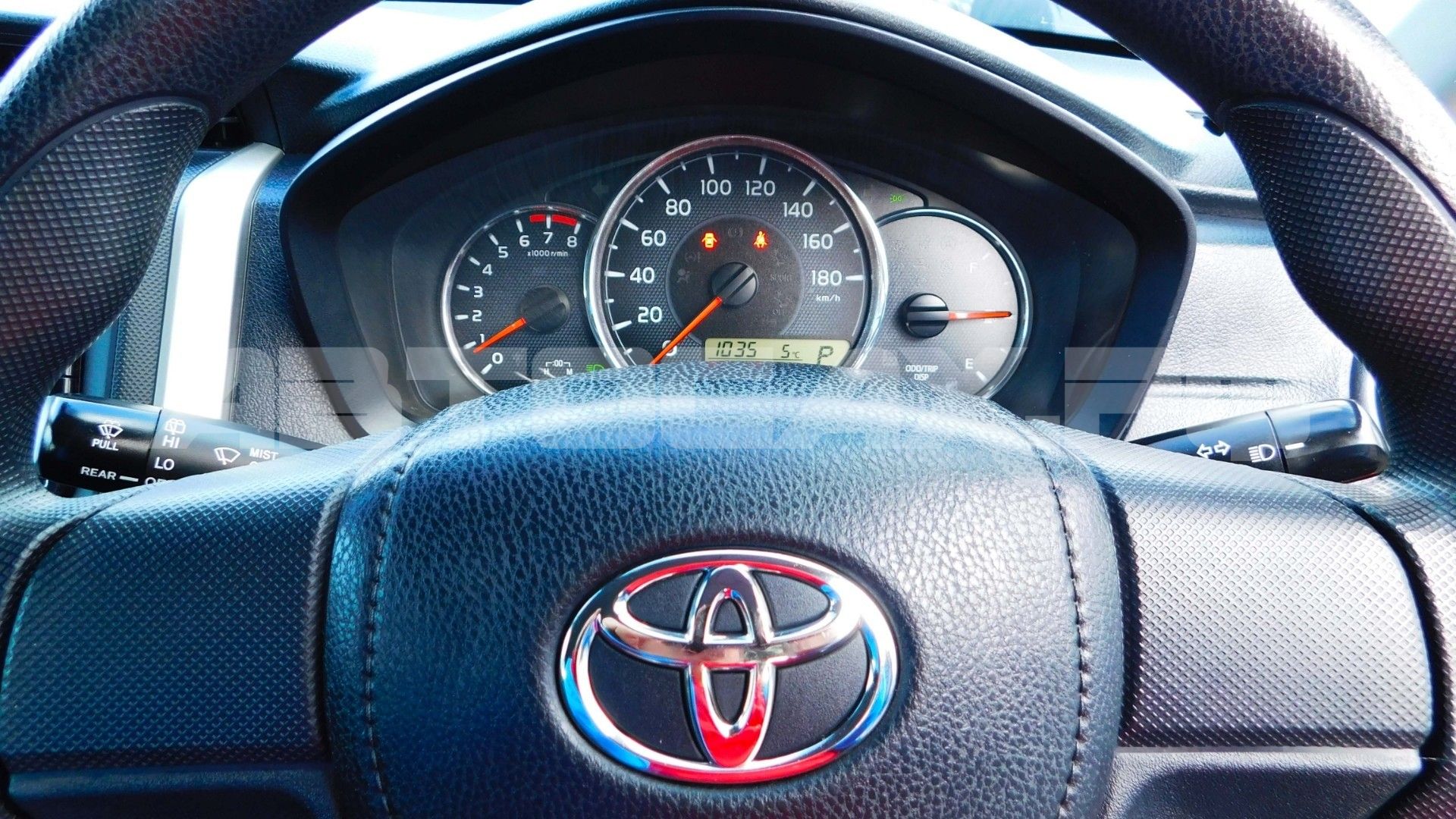 Toyota Corolla Fielder 2017, Универсал — фото 37