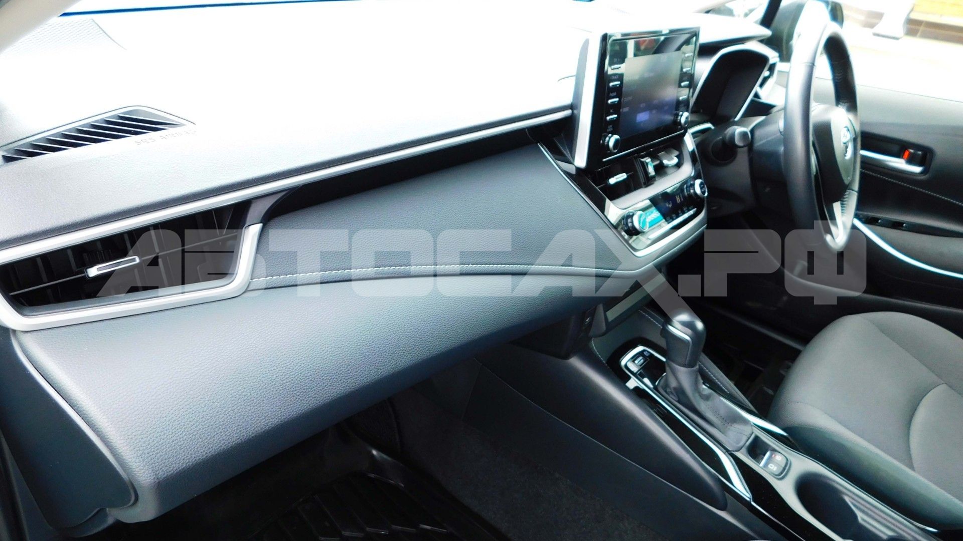 Toyota Corolla Touring 2020, Универсал — фото 13