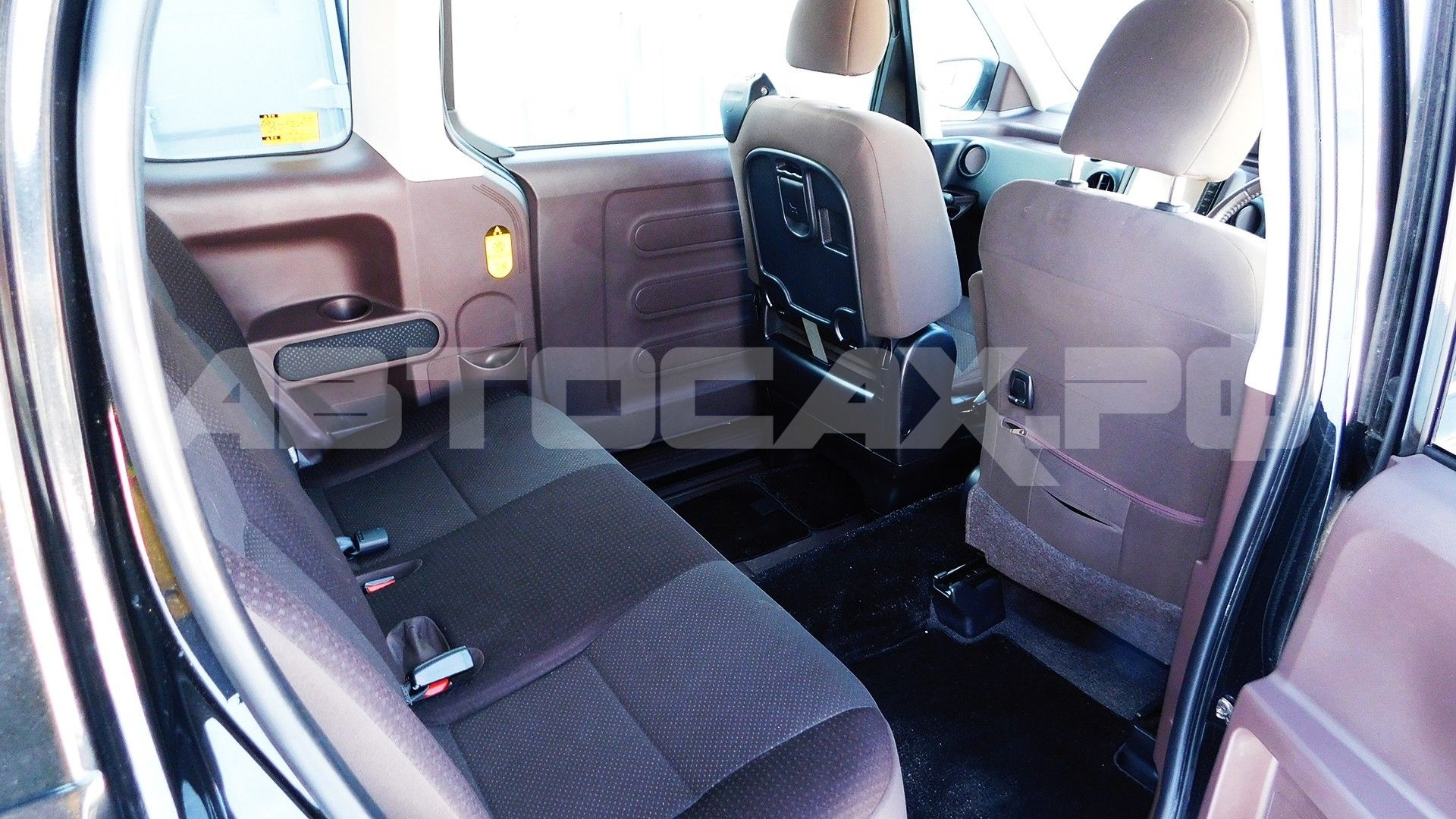 Toyota Spade 2018, Хэтчбек — фото 13